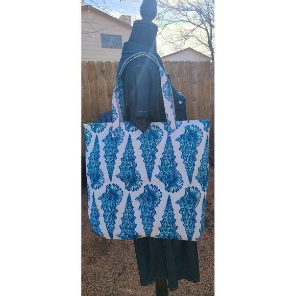 Lilly Pulitzer For Estee Lauder Blue Seashell Print Tote Bag - Picture 2 of 7